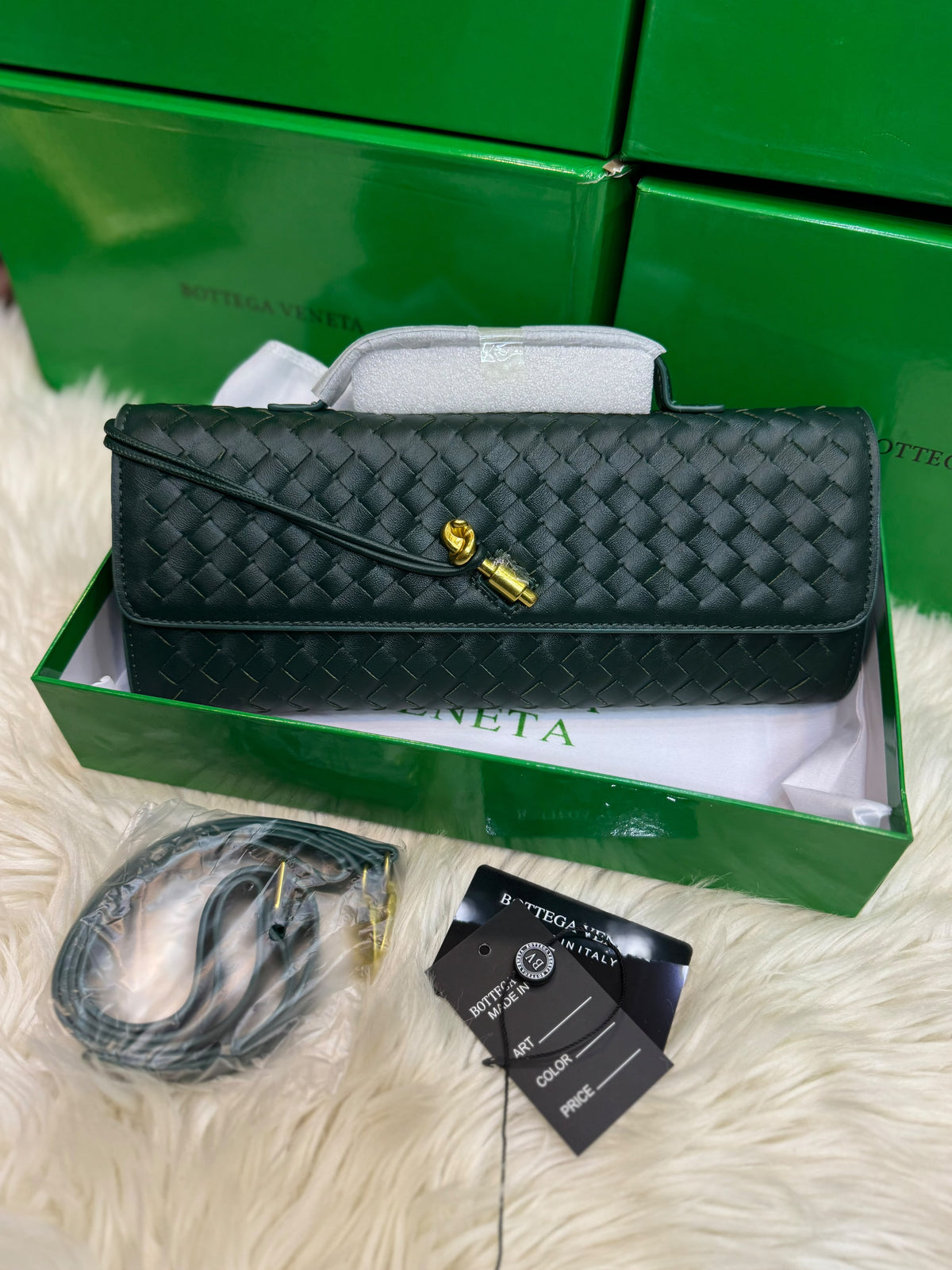 B-O-T-T-E-G-A V-E-N-E-T-A Andiamo Bag – 31cm Clutch Bag (5 Colours)