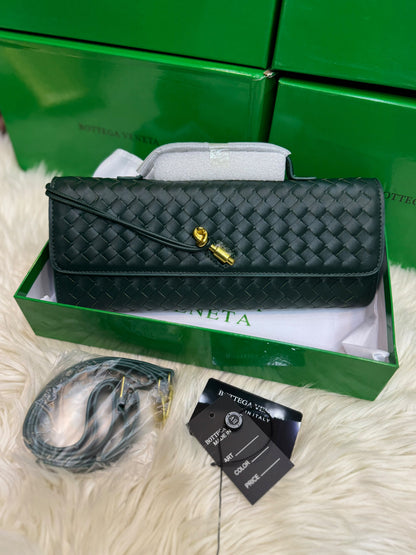 B-O-T-T-E-G-A V-E-N-E-T-A Andiamo Bag – 31cm Clutch Bag (5 Colours)