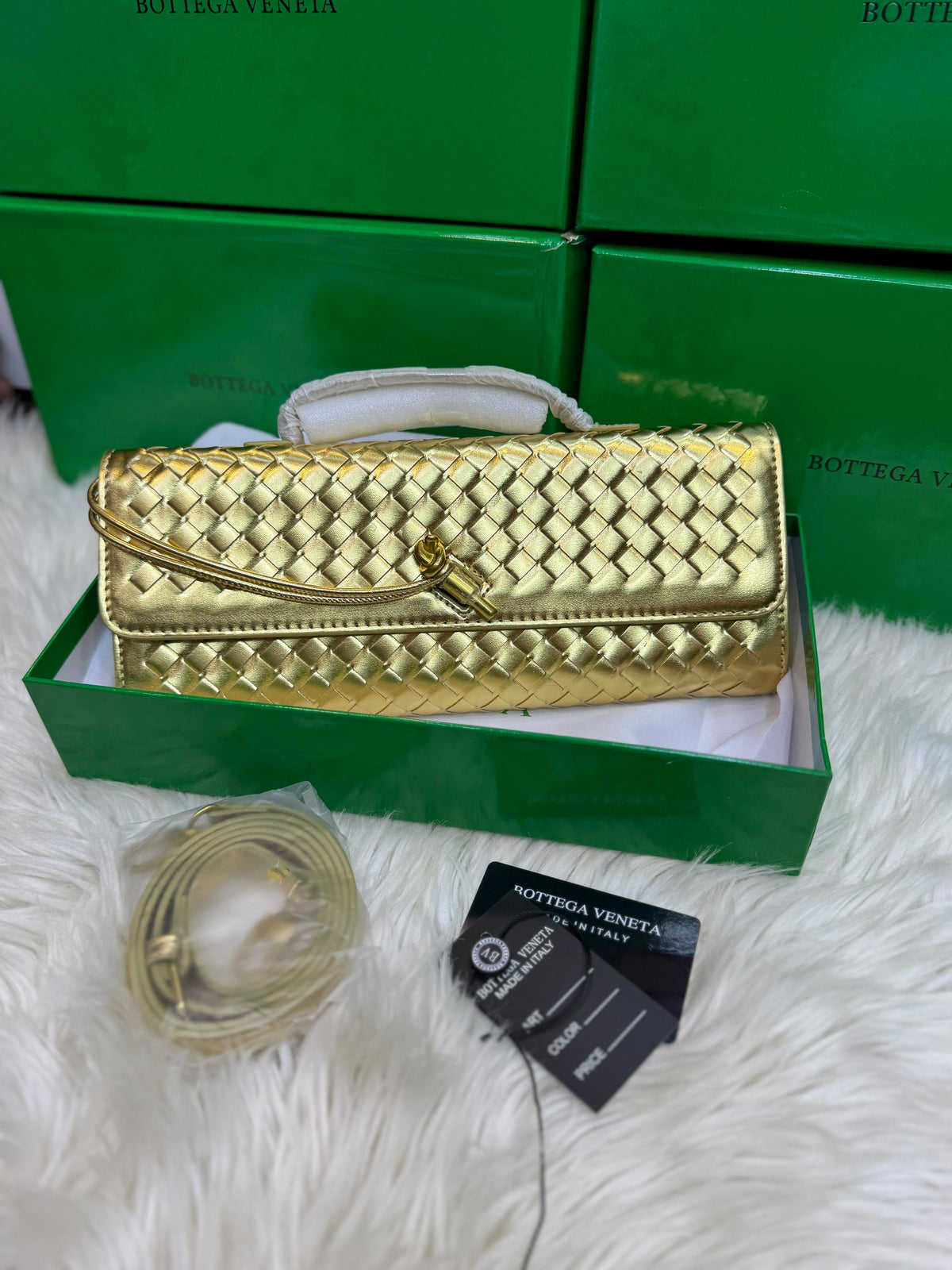 B-O-T-T-E-G-A V-E-N-E-T-A Andiamo Bag – 31cm Clutch Bag (5 Colours)