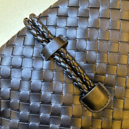 B-O-T-T-E-G-A V-E-N-E-T-A Liberta Handbag – Master Quality Crossbody (Black)