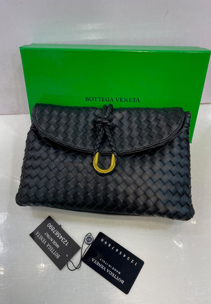 B-O-T-T-E-G-A V-E-N-E-T-A Liberta Handbag – Master Quality Crossbody (Black)