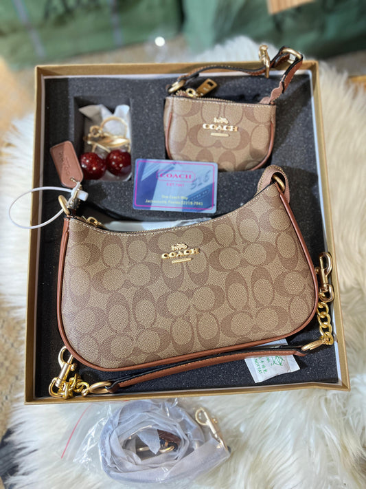 C-O-A-C-H Teri Bag Gift Set – Signature Canvas Women Bag (Beige)