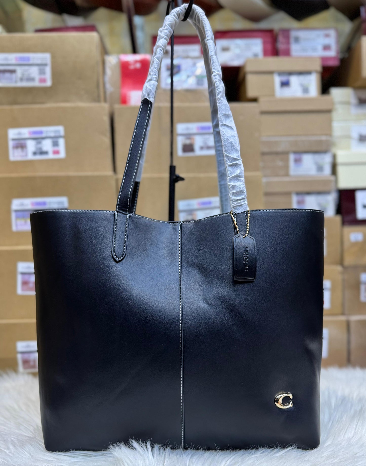 C-O-A-C-H North 32 Tote Bag – Premium Women Tote Bag with Suede Lining (Black)