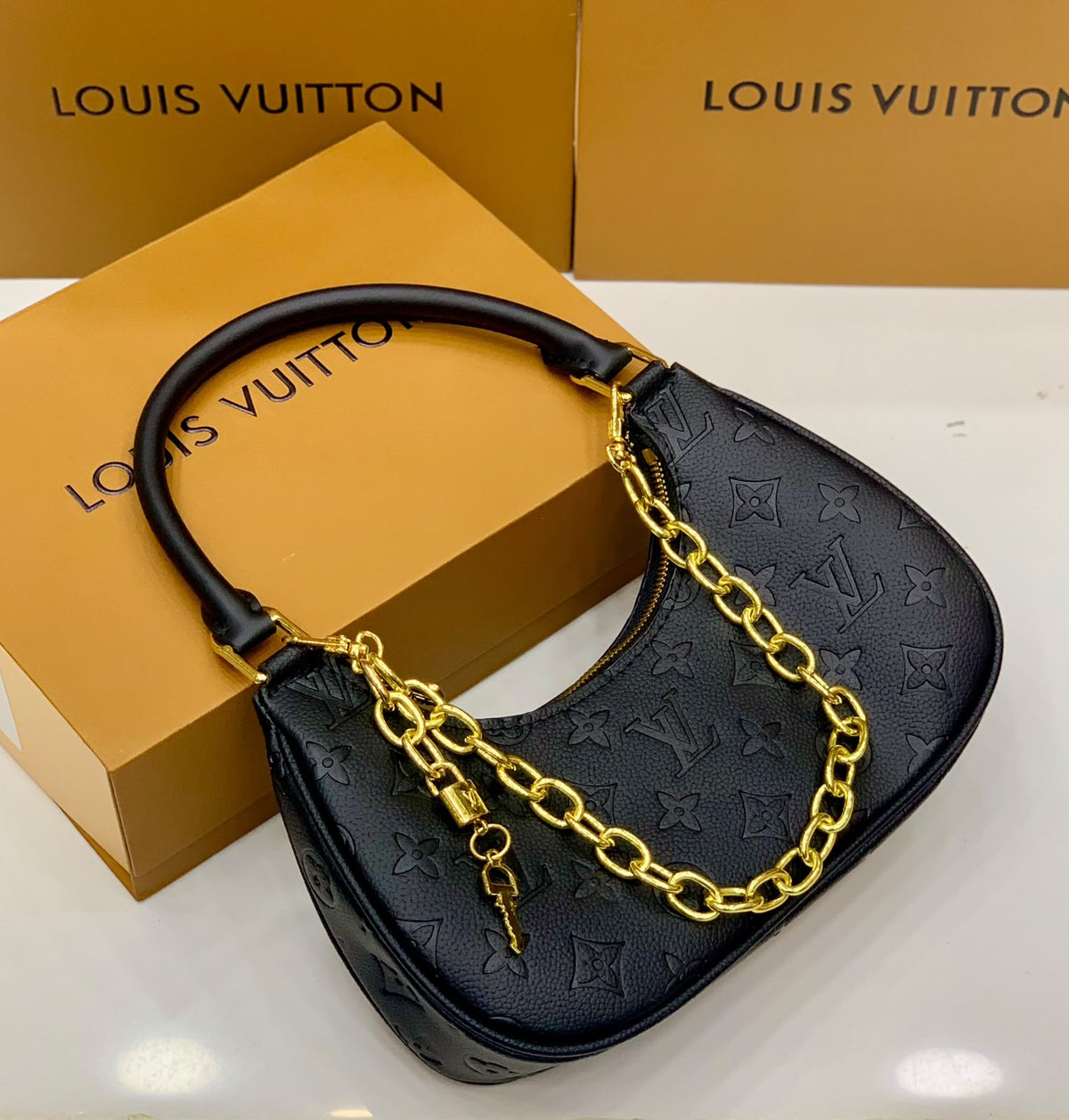 L-O-U-I-S V-U-I-T-T-O-N Catchy PM Handbag – New Design Premium Women Bag (Black)