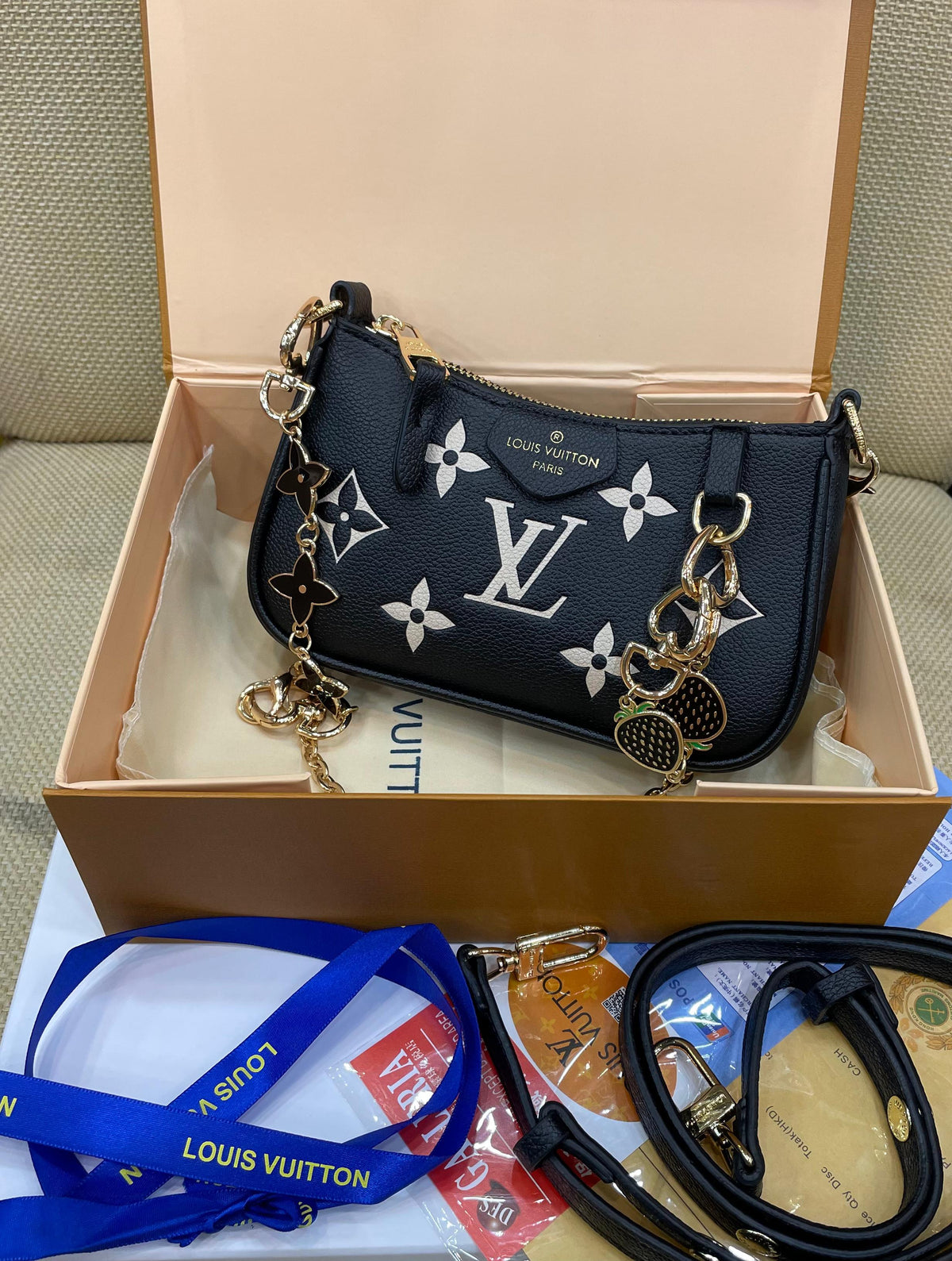 L-O-U-I-S V-U-I-T-T-O-N Multi Pochette Accessories – High Quality Crossbody Women Bag (Black)
