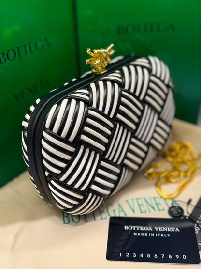 B-O-T-T-E-G-A V-E-N-E-T-A Intreccio Knotted Clutch – Luxury Evening Women Bag (Black & White)