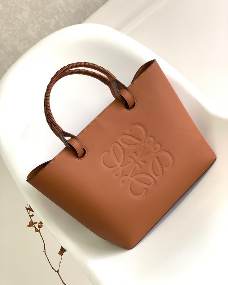 L-O-E-W-E TOTE MASTER SERIES LEATHER – Women Bag (Brown)