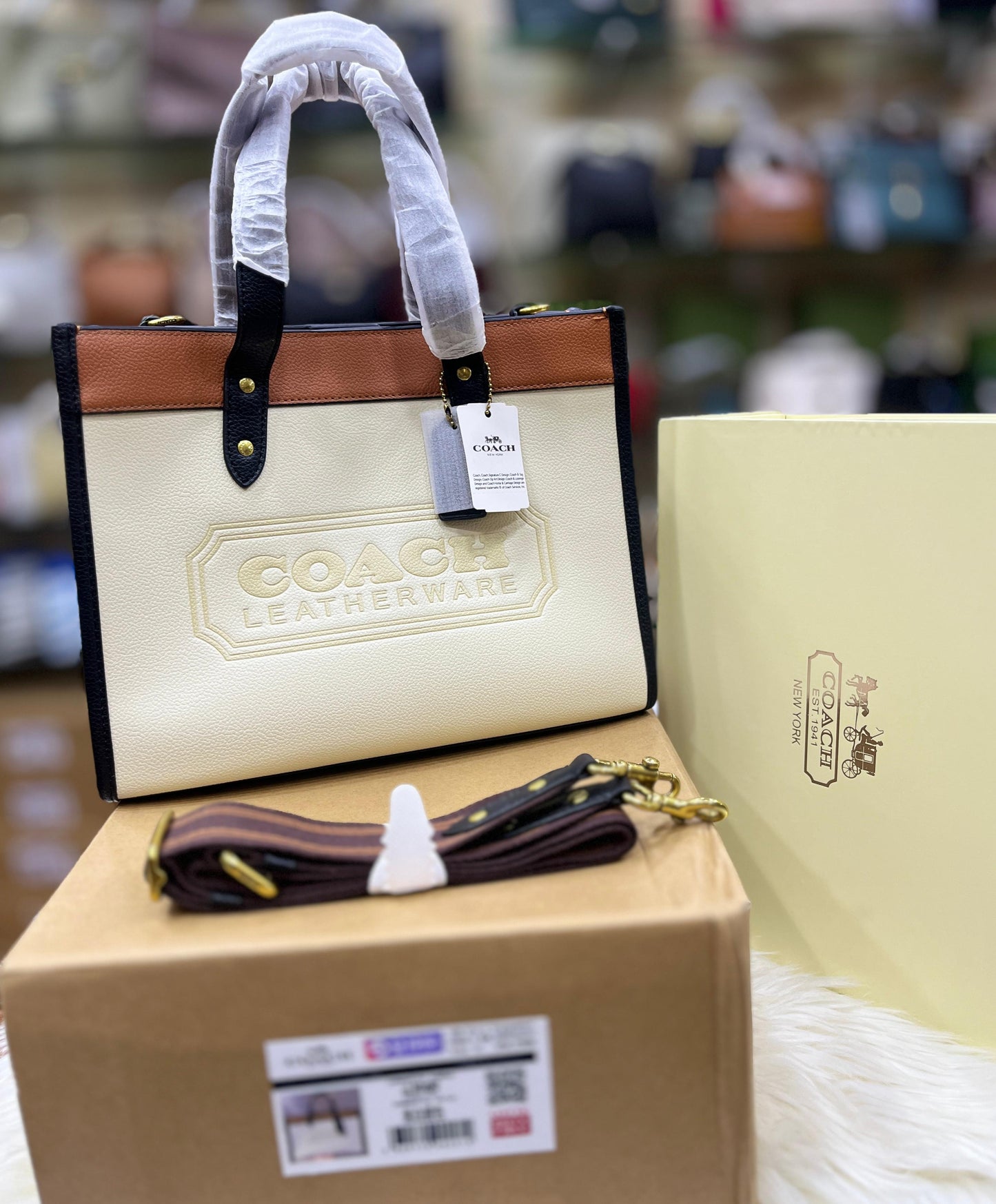 C-O-A-C-H FIELD TOTE 30 COLORBLOCK WITH BADGE – Women Bag (White with Brown)