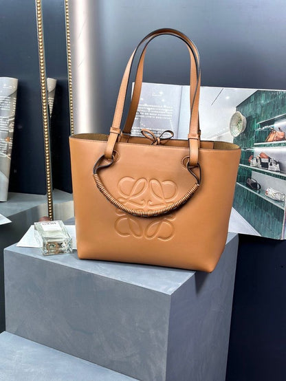 L-O-E-W-E TOTE MASTER SERIES LEATHER – Women Bag (Brown)