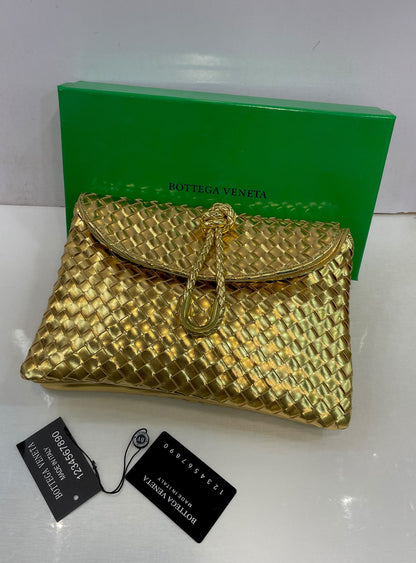 B-O-T-T-E-G-A V-E-N-E-T-A Liberta Handbag – Master Quality Crossbody (Gold)