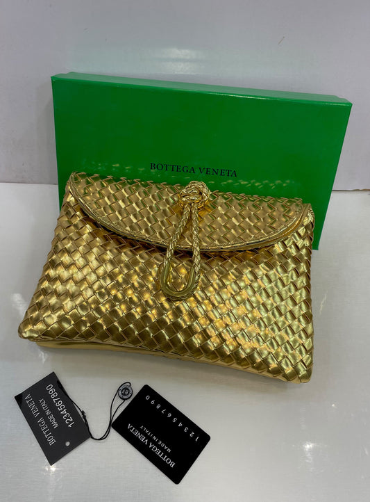 B-O-T-T-E-G-A V-E-N-E-T-A Liberta Handbag – Master Quality Crossbody (Gold)