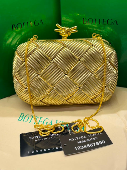 B-O-T-T-E-G-A V-E-N-E-T-A Intreccio Knotted Clutch – Luxury Evening Women Bag (Golden)