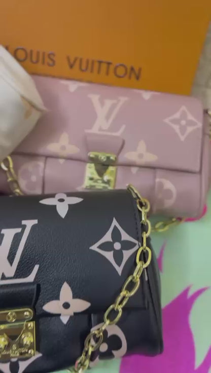 Louis Vuitton Women’s Bag – Elegant & Timeless Design (White)