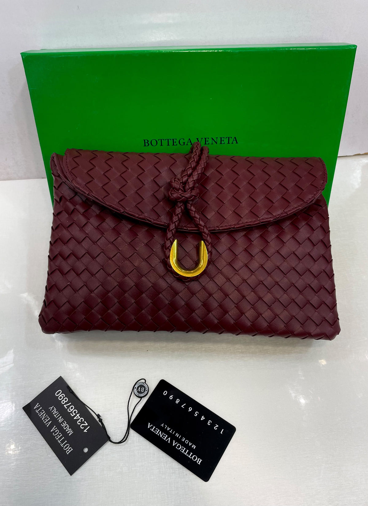 B-O-T-T-E-G-A V-E-N-E-T-A Liberta Handbag – Master Quality Crossbody (Maroon)