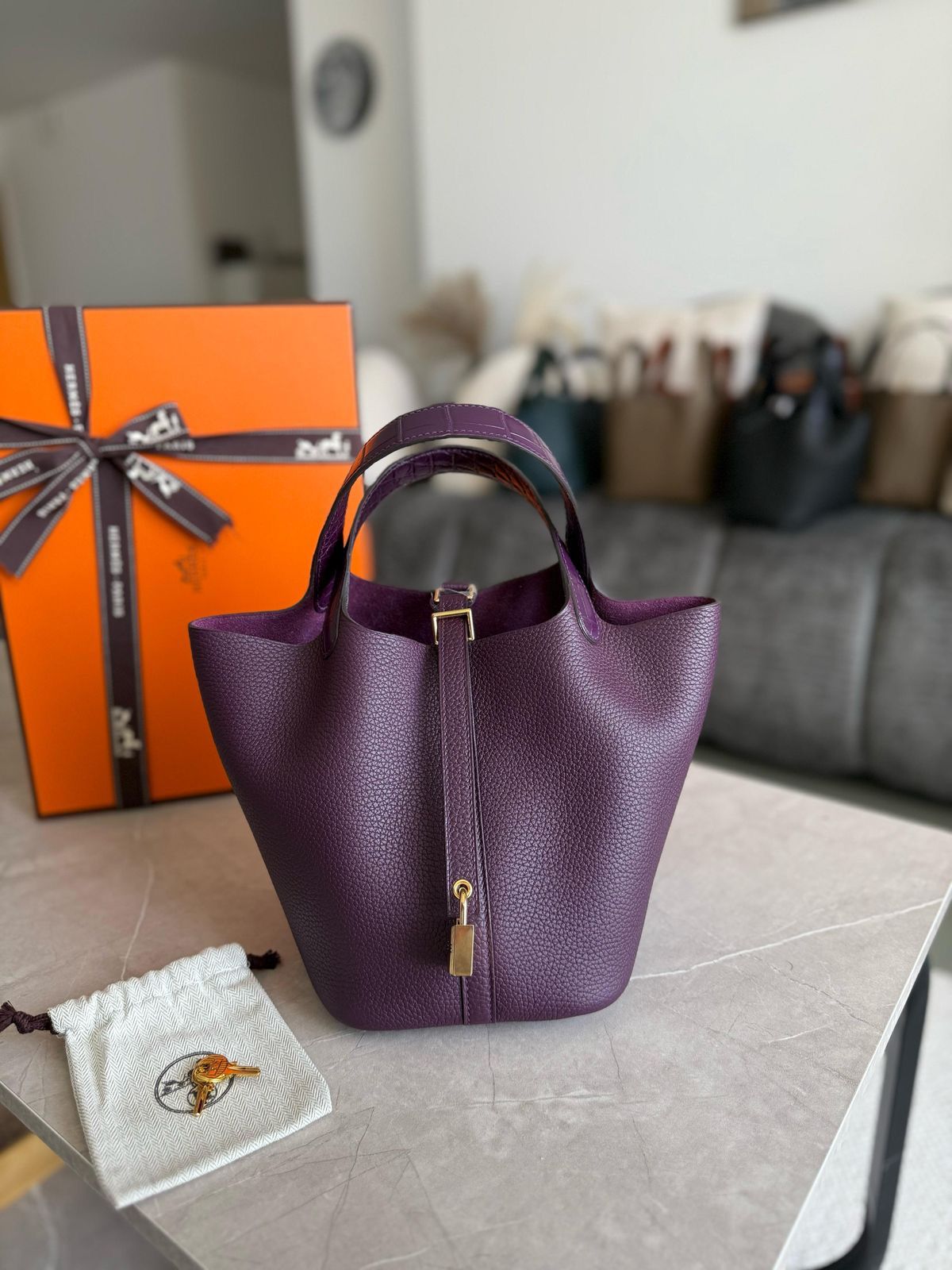 H-E-R-M-È-S Picotin Lock 18 – Iconic Luxe Women Bag (Purple)