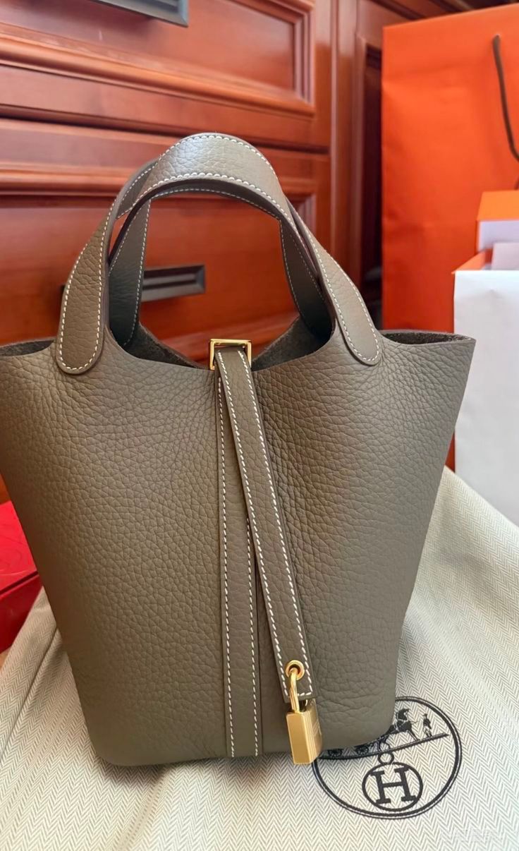 H-E-R-M-È-S Picotin Lock 18 – Iconic Luxe Women Bag (Brown-2)