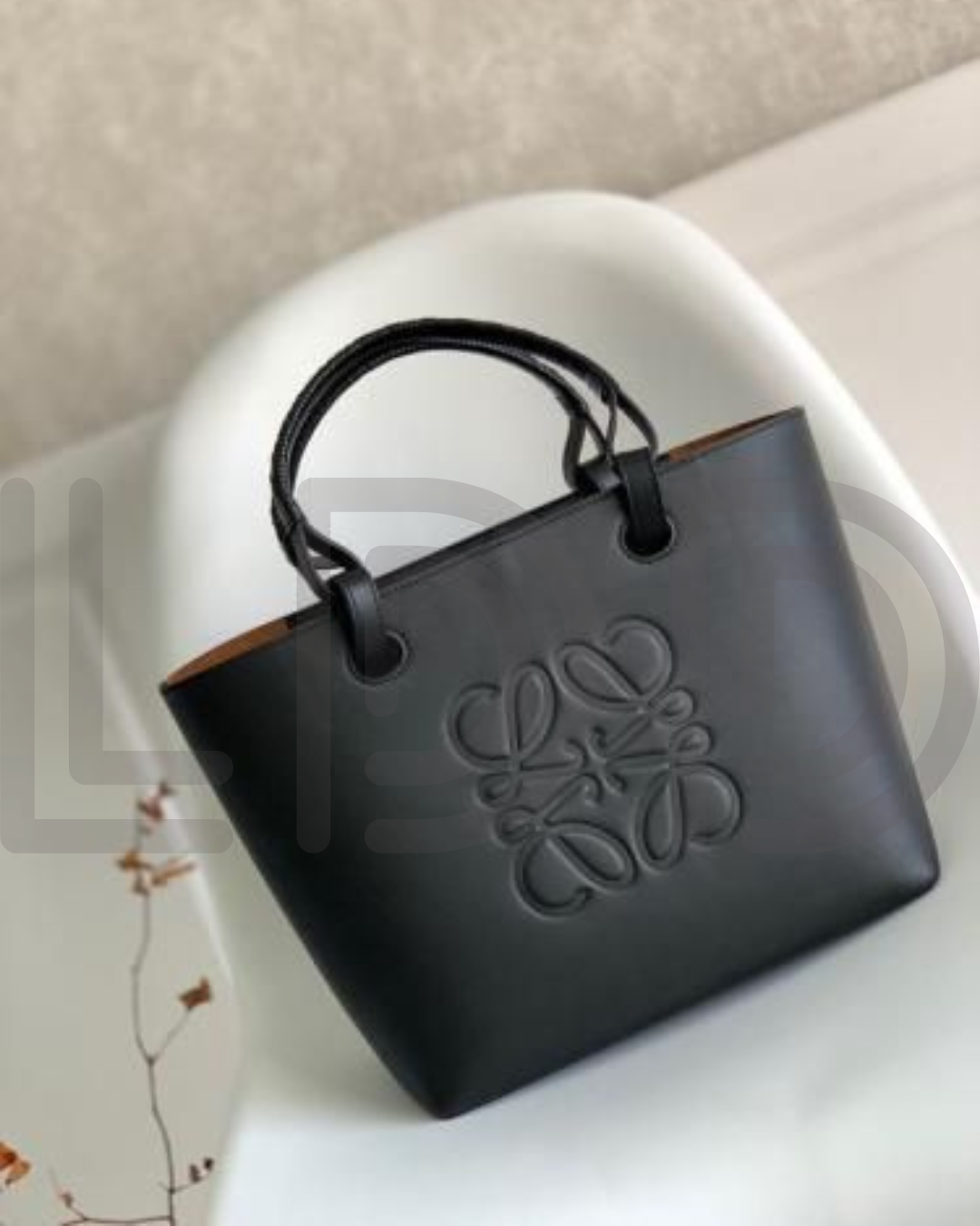 L-O-E-W-E Handbag – Elegant Luxe Women Bag (Black)