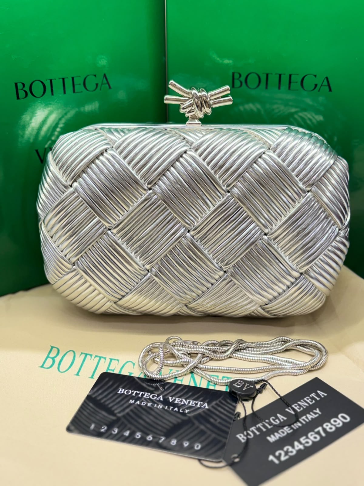 B-O-T-T-E-G-A V-E-N-E-T-A Intreccio Knotted Clutch – Luxury Evening Women Bag (Silver)