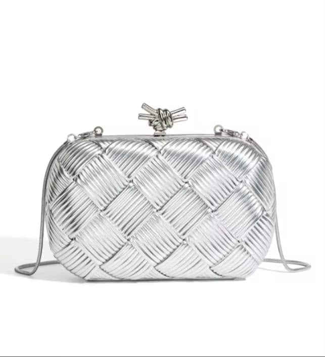 B-O-T-T-E-G-A V-E-N-E-T-A Intreccio Knotted Clutch – Luxury Evening Women Bag (Silver)